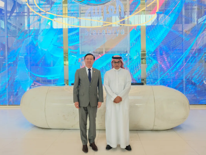 常华大使参访阿拉比亚电视台