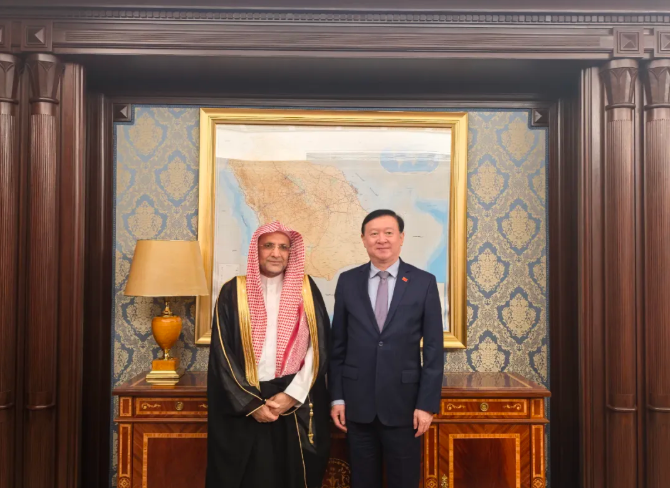 常华大使会见沙特协商会议沙中议会友好委员会主席马赫纳