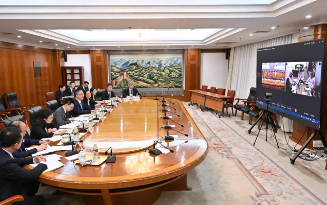 国家发展改革委副主任李春临视频会见沙特能源部副大臣纳赛尔