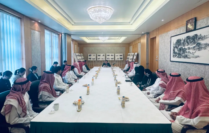 常华大使出席“铭记历史、珍爱和平”研讨会