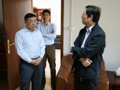 新任驻沙特大使李成文视察经商参处并看望全体工作人员