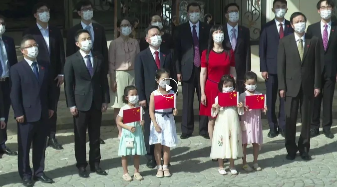 特别呈献｜我爱你，中国——驻沙特使领馆和中资企业国庆升旗仪式